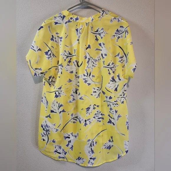 Cabi Women's Stevie Sunny Days Yellow Floral Blouse Size Medium Brand New! - Picture 7 of 8